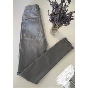 🔥2 for $25🔥GAP. Mid Rise Grey Jeggins
